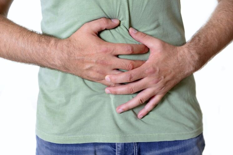Dor e inchazo - síntomas da presenza de vermes nos intestinos